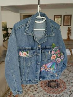 Amazing Beautiful and colorful floral handpainted denim jecket Jean Painting, Embellished Denim Jacket, Embellished Denim, Jeans Diy, Dress Clothes For Women, Diy Clothes, Embroidery Designs