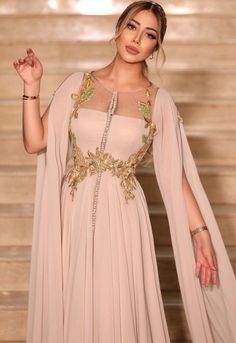 Wedding Dresses Flowy Sleeves, Haute Couture Style, Edgy Fashion Outfits, Chic Evening Dress, Couture Style, Gown Pattern