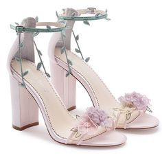 Bella Belle Shoes Eden Blush Block Heels with 3D Flowers Shoes With Flowers, Hak Tinggi, Flower Heels, Gaun Fashion, Perfect Heels, Blush Bridal, Shoe Crafts, Party Heels