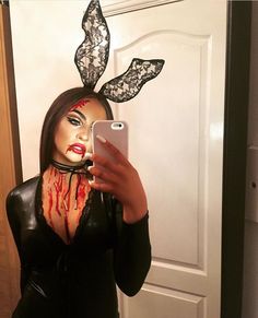 ♡M o n i q u e.M💜 Killer Rabbit Costume, Horror Custome Halloween, Bunny Custome Halloween, Coelho Halloween, Scary Bunny Costume, Scary Bunny Makeup, Horror Bunny, Bunny Halloween Makeup, Rave Halloween Costumes