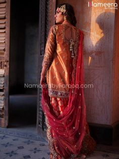 Lehenga With Short Kurti, Fashion Lehenga, Pakistani Bridal Lehenga, Pakistani Bridal Dress, Short Kurti, Work Online, Pakistani Bridal Dresses, Net Dupatta, Gold Thread