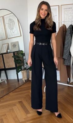 Black Business Dress Professional, Professional Cocktail Dress, Office Black Outfits Women, Black Business Dress Outfit, Stylish Smart Casual Outfits, Formal Interview Outfit Woman Classy, Business Professional Outfits For Women Skirt, Corporate Girl Outfit Summer