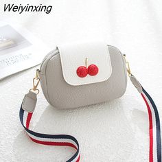 Shipping: Worldwide Express Shipping AvailableDelivery time: 🚚7-15Days Fast ShippingReturns: Fast refund,💯100% Money Back Guarantee.Brand Name: HGIRXVHandbags Type: Shoulder BagsTypes of bags: Shoulder BagsMain Material: PUShape: SquarePlace Of Origin: GUANG DONG ProvincePlace Of Origin: GUANG DONG ProvinceOrigin: Mainland ChinaCN: GuangdongHardness: SOFTPattern Type: SolidInterior: Cell Phone PocketDecoration: AppliquesExterior: NONEOccasion: VersatileClosure Type: zipperGender: WOMENStyle: C Handbags For Ladies, Bags For Women Fashion, Envelope Handbag, Kawaii Bag, Shoulder Bag Designer, Crossbody Bags For Women, Bag Light, Leather Messenger Bag, Mini Shoulder Bag