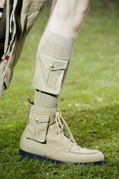 Moncler Gamme Bleu Spring 2017 Menswear Fashion Show Details Shoes Quotes, Shoes Illustration, A Beautiful Life, Shoes Teen, Winter Shoes For Women, Latest Shoe Trends, Menswear Fashion Show, Creation Couture, Balenciaga Shoes