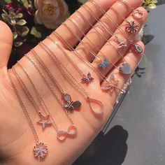 قلادات متدلية, Fancy Jewelry Necklace, Pretty Jewelry Necklaces, Fancy Jewellery Designs, Jewelry Accessories Ideas, Girly Accessories, Classy Jewelry