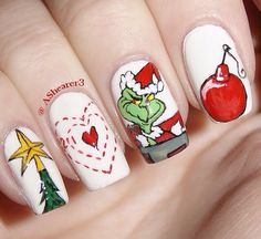 Grinch Nail Art, Grinch 2018, Grinch Nails, Nail Tricks, Grinch Design, Grinch Stuff, Pulseras Kandi, Grinch Quotes, Xmas Nail Art