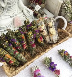 Witch Aesthetic, Green Witch, Sacred Space, Love And Light, Dried Flowers, Diy And Crafts, Projects To Try