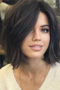 Image source: Pinterest #hairstyleideas #womenhair #hairstyle Bob Styling, Latest Bob Hairstyles, Bob Hairstyles For Thick, Layered Haircut, Bob Haircuts For Women, Haircuts For Women, Bob Haircuts, Shoulder Length Hair