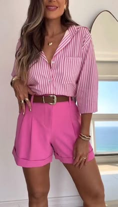 #summerdresses #summeroutfit #summerfashion #vacationwear #beachoutfit #holidaywear #summerclothes #summerstyle #summerfashion2020 #summertrends Casual Chic Outfits, Casual Chic Outfit, Summer Fashion Outfits, Business Casual Outfits, Pink Shorts, Casual Summer Outfits