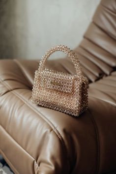 Glamorous Evening Bags With Crystal, Chic Crystal Evening Bag For Events, Chic Evening Crystal Bags, Glamorous Crystal Embellished Bags, Chic Embellished Crystal Bag, Glamorous Crystal Evening Bag Handheld, Chic Crystal Bags For Events, Glamorous Crystal Handheld Evening Bag, Glamorous Handheld Crystal Evening Bag