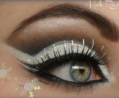 Eyeshadow - Eye make-up Cleopatra Make-up, Eye Makeup Silver, Winter Make-up, Winter Eye Makeup, Winter Eyeshadow, Makeup Silver, Angel Makeup, White Eyeshadow, Glitter Eyeshadow Palette