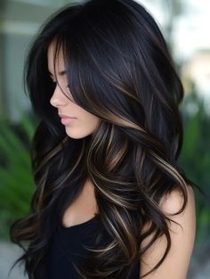 Hair Inspo Color Black, Lowlights Hair Color, Black Hair With Lowlights, Dark Caramel Balayage, Lowlights Hair, Erica Brown, Hight Light, Hair Change