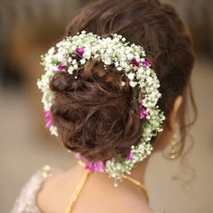 220 Likes, 5 Comments - Bridal Flower Jewellery (@bridalflowerjewellery) on Instagram: “Monday flower and hair inspo 💗💜💗 Reposted from @natashasalon -  In love with this stunning floral…” Messy Bun With Flowers Indian, Traditional Messy Bun Hairstyle Indian, Messy Bun Indian Wedding, Bun Hairdo, Floral Updo, Floral Bun, Dress Hairstyle, Bridal Hairstyle Indian Wedding, Flower Bun