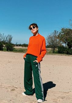 Wild Pants Outfits, Green Adidas Track Pants Outfit, Adidas Track Pants Outfit Aesthetic, Adidas Pants Outfit Winter, Adidas Track Pants Outfit Woman, Track Pants Outfit Aesthetic, Green Adidas Pants, Adidas Track Pants Outfit, Adidas Street Style