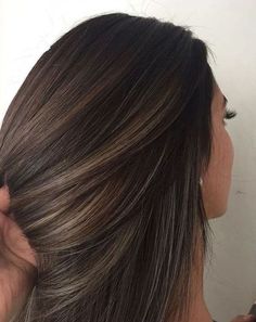 Beachy Balayage, Color Balayage, Brown Hair Inspo, Brunette Hair With Highlights, Brown Hair Balayage, Light Hair Color, Brown Hair With Highlights