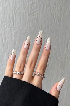 Looking for simple and stylish nail art? Discover these easy nail art ideas that you can do at home! Perfect for beginners Easy Designs, Art Hacks, Nail Art Hacks