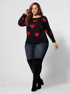 The sweetest sweater that you will want to wear all month long. With a heart-shaped print, pair with jeans and over the knee boots. Outstanding Outfits, Big Girl Clothes, Plus Zise, Plus Size Clothing Stores, Plus Size Fashion Tips, Plus Size Fall Outfit, Plus Size Fashion For Women