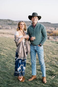 Casual Country Wedding Attire, Formal Western Wear Woman, Over The Moon Wedding, Western Wedding Attire, Western Wedding Outfits Guest, Cowboy Formal, Western Wedding Guest Outfit, Chic Western Outfits, Yellowstone Wedding