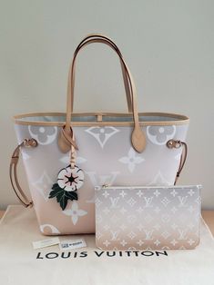 White Luis Viton Bag, Louis Vuitton By The Pool, Blue Louis Vuitton Bag, White Louis Vuitton Bag, Louis Vuitton Handbags Neverfull, Gradient Pastel, Lv Tote, Giant Canvas, Summer Tote Bags