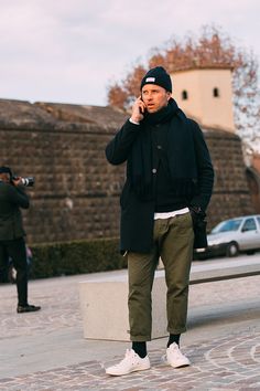 Pitti Immagine Uomo Men's Street Style Fall 2019 Street Style Boy, Launch Video, Men Streetstyle, Men's Street Style, Autumn Street Style