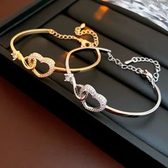 Name: Zircon love hollow bracelet Color: silver, rose gold, gold Material: copper, zircon Weight: 5.8 grams Product size: 5.8 cm Pendant size: 1.7*1.7 cm The main body length of this bracelet is 30.5 cm, and the length of the adjustable extension chain is 7.4 cm. Product care: Keep away from chemicals, avoid scratches, do not wear it in contact with water, do not wear it while sleeping, keep it sealed, do not put it with antioxidant paper Regarding color difference: Each picture is taken from the actual object. Due to various reasons such as computer monitor restoration, shooting background, light angle, etc., the color you see in the picture may have a slight color difference from the actual object. This is not a quality problem. Please refer to the actual object.  About after-sales: If y Bracelet Or, Mothers Bracelet, Color Bracelet, Bracelet Simple, Bracelet Love, Gold Armband, Wedding Jewelry Bracelets, Birthstone Bracelets, Simple Fashion