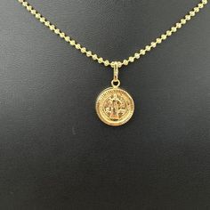 This product is avalilable to pick up in our Doral store.Features:Karat: 18K Gold.Color: Yellow Gold.Weight: 1,3gr "Price is only for pendant, chain is not included" White Gold Plated Round Pendant Charm Necklace, Yellow Gold Pendant Charm Necklace With Box Chain, White Gold Plated Charm Necklace With Round Pendant, 22k Gold Round Pendant Jewelry Tarnish Resistant, 22k Gold Tarnish Resistant Round Pendant Jewelry, Tarnish Resistant 22k Gold Round Pendant Jewelry, Yellow Gold Round Charm Necklace With Box Chain, Yellow Gold Charm Necklace With Box Chain, Yellow Gold Round Charm Necklace