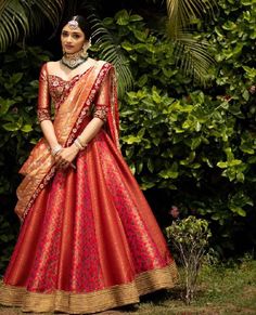 Red Half Saree South Indian, Latest Choli Designs, Red Bridal Blouse, Red Wedding Lehenga, Boutique Studio, Bridal Sarees South Indian