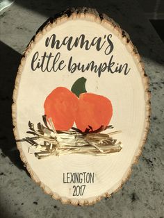 Fall Baby Decorations Diy, Fall Crafts With One Year Old, Fall Halloween Toddler Crafts, Fall Keepsake Crafts For Babies, Fall Baby Diy Crafts, Baby Pumpkin Craft Ideas, Baby First Fall Crafts, Baby Halloween Diy Crafts, Fall Crafts For Newborns