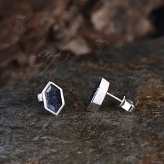 Product Detail Material: 925 Sterling Silver, 10k/14k/18k Solid Rose/White/Yellow Gold, Platinum Quantity: 2pcs (a pair) earrings Gemstone: 5x9mm Long Hexagon Cut Lab Blue Sandstone Custom Service 1, Gemstones can be replaced with others. 2, All metal can be customized. 3, The earrings can be customized according to the design you want. Please contact us if you need any personalized custom earrings. We will try our best to meet your needs. Only you can't think of it, we can't do it without us. S Blue Sandstone, Handmade Pendant Necklace, Earrings Art, Earrings Gemstone, Solitaire Earrings, Gemstone Stud Earrings, Jewelry Blue, Art Deco Earrings, Healing Jewelry