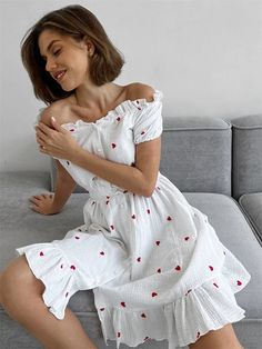 Vevesc Ruffled Printed Patchwork Mini Dress For Women Off-Shoulder Fashion High Waist Gown Party Dress Summer Ladies Dress 2024 SIZE (Unit: CM): S,M,L S : Bust:82CM Waist:66CM Hips:86CM Length:89CM M : Bust:86CM Waist:70CM Hips:90CM Length:90CM L : Bust:90CM Waist:74CM Hips:94CM Length:91CM Note:( 1 CM =0.39 Inch, 1 Inch = 2.54 CM) Party Dress Summer, Mini Gown, Off Shoulder Fashion, Dress 2024, Mini Dresses For Women, Puff Sleeve Dresses, Linen Pants Women, Ladies Dress, Summer Party Dress