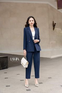 Lady Suits Formal, Bank Officer Outfit, Semi Formal Attire For Women, Stylish Office Wear, Business Dress Women, Semi Formal Attire, Maxi Design, Woman Suit, Fancy Gowns