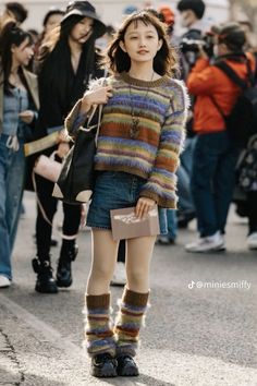 Alexa Chung Plaid Dress, Chummy Fashion, Casual Autumn Outfits Aesthetic, Quirky 90s Fashion, Funky Autumn Outfits, 2012 Hipster Aesthetic, Pastel Pink And Green Outfit, Frazzled English Woman Outfits Summer