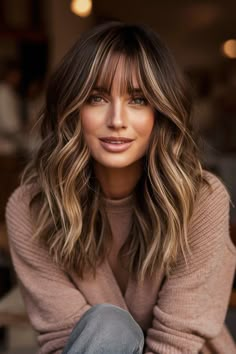 Fall is the perfect time to switch up your hair color, and these 31 highlights for brunettes in 2024 are just what you need. From dark and dramatic to light and playful, there's a style here for everyone. Perfect for short hair, these highlights will give your look a fresh update. Discover the beauty of caramel, chocolate brown, and blonde highlights that will make you stand out. Caramel Brown All Over Hair Color, Easy Hair Color Ideas For Brunettes, Hairstyle Brown Highlights, Short Hairstyle Blonde Highlights, Chocolate Brown Hair With Blonde Highlights Caramel, Fall Haircut Ideas, Fall Golden Brown Hair Color, Short Fall Brunette Hair, Brown Hair For Fall 2024