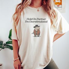 Cricut Shirt Ideas Women Funny, Capybara Shirt, Comfort Colors Tshirt, Funny Tee Shirts, Weird Stuff, Gen Z, Comfort Colors Tee, Product Photos, Color Show