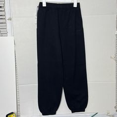 Meet Our Famous Oversized Sweatpants, Designed With A High Rise, Lots Of Volume And A Waistband That Can Be Worn Rolled Or Unrolled Depending On Your Preference/Mood. They Feature Classic Elastic Cuffs And Are Made With Cozy Fleece Premium Midweight Fleece Famous For Its Soft-Brushed Back, Sueded Face And Cloud-Nine Plush Feel. The Best Kind Of Cozy. Their Fit Has Been Perfected Season After Season For The Ultimate Oversized Look. Features 330 Gsm Fleece Elastic Waistband Infinity Loop Drawcord Aritzia Melina Pant, Melina Pant, Oversized Sweatpants, Culotte Pants, Aritzia Pants, Embroidery Materials, Black Leather Pants, Pink Bodycon Dresses, Purple Sweater