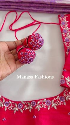 Work Blouse Designs Simple, Simple Work Blouse Designs, Simple Work Blouse, Simple Maggam Work Blouses, Blouse Designs Simple, Simple Maggam Work, Lavender Saree, Gold Blouse Designs, Exclusive Blouse Designs