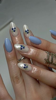 #nailstagram #nailsaddict #nailsoftheday #summernails Border Nail Designs, Berry Blue Nails, Gel Nails With Eyeshadow, French Tip And Design Nails, Almond Nails Designs Easy, Almond Nails Easy Designs, Cozy Nails Aesthetic, Europe Nails Aesthetic, Simple Nails Design Almond