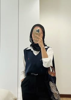 Hijab Fashion Work Outfit Ideas, Work Outfits Women Hijab Business Casual, Office Wear Women Hijab, Office Hijab Style, Classy Outfits For Hijab Women, Sixth Form Outfits Smart Hijabi, Office Attire Women Hijab, Business Casual Outfits For Hijabi Women, Office Wear Hijab Work Outfits