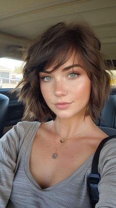 Short and Sweet: Easy Morning Hairstyles Beauty Finds, Haircut And Color, Penteado Cabelo Curto, Trending Hairstyles, Hair Today, Short Hairstyles For Women, Hair Dos, Luxury Beauty