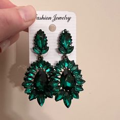 Brand New, Never Worn! Gorgeous Color!!!! Great For Special Occasions, Bridesmaids Etc! Emerald Green Crystal, Jewelry Emerald, Statement Drop Earrings, Green Crystal, Green Crystals, Crystal Rhinestone, Emerald Green, Statement Earrings, Emerald