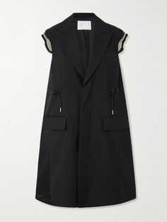 This vest’s design reflects Sacai's contemporary approach to tailoring. Cut for a loose fit, it’s made from black grain de poudre spliced with tonal shell at the sides and has canvas trims along the sleeves. Adjust the shape with the two drawstrings at the waist. Luxury Black Vest For Workwear, Black Luxury Vest, Luxury Black Sleeveless Vest, Sleeveless Techwear Cotton Outerwear, Black Luxury Sleeveless Vest, Sacai Pants, Sacai Deconstruction, Sacai Menswear, Womens Black Vest