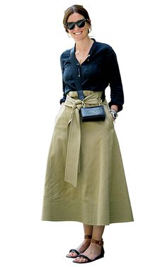 Outfit Minimalist, Navy And Khaki, Ageless Style, Office Ladies, Grey Fashion, Beach Style, New Look, Dress Skirt, Midi Skirt