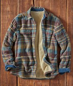 The color is not as accurate as the one in the photo but it looks good 2024 Clothes, Grandpa Style, Mens Sherpa, American Western, Waves Wallpaper, Flannel Shirts, Lapel Jacket, Mens Winter Coat, Winter Jacket Men