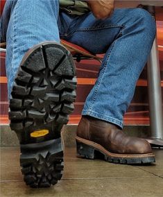 Mens Heeled Boots, Logger Boots, Men In Heels, Curvy Girl Outfits, Weekend Wear, Danner Mountain Light Boot, Cool Boots, Tall Boots, Work Boots