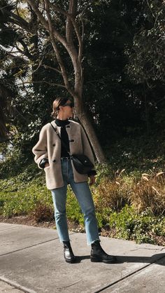 How to Make Minimalist Outfits Interesting: Part 1 Rustic Chic Outfits For Women, Fall 24 Street Style, Nyc Mom Style, Winter Outfits With Blundstones, Relaxed Mom Style, Mom Outfits Winter 2024, Scandanavian Street Style Fall, Winter Casual Outfits 2024, Minimizing Clothes