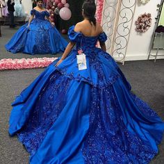 Dark Blue Quinceanera, Dark Blue Quinceanera Dresses, Quince Centerpieces, Quince Planning, Blue Quinceanera Dresses, Quinceanera Stuff, Quince Pictures, Quince Stuff