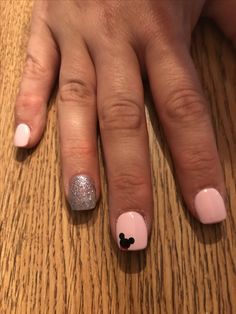 Cali Nails, Disney Manicure, Mickey Mouse Nail Art, Mouse Nails