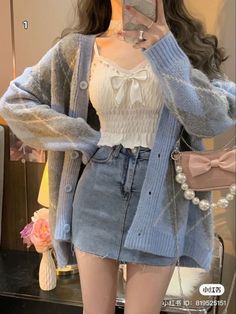 Pastel Crop Top Outfit, Soft Girl Casual Outfits, Cat Cafe Outfit Ideas, Cute Girlie Outfit, Sweet Outfits Aesthetic, Girly Outfits Pants, Feminine Korean Fashion, Fancy But Casual Outfits, Kawaii Outfits Summer