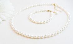 "Real Pearl Necklace and Bracelet Set for Infant, Baby or Girl: This heirloom quality jewelry set is created with Grade-A 5.5mm round freshwater pearls. They each close with a gold-filled oval lobster clasp and a \"Grow with Me\" gold-filled extender chain. All metal components are 14K gold-filled. Arrives packaged in my signature high quality cotton gift pouch - super cute and ready for gift giving. S I Z I N G . G U I D E S BRACELET: A perfect fit is 3/4\" larger than the child's snug wrist me Father Daughter Jewelry, Real Pearl Bracelet, Coral Jewelry Set, Real Pearl Earrings, Pearl Jewelry Set, Vintage Wedding Jewelry, Real Pearl Necklace, Freshwater Pearl Jewelry, Daughter Jewelry