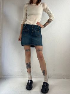 "- Y2k Calvin Klein denim mini skirt  - Button fly  - 98% cotton 2% elastane - Tagged 5 Waist: 31\" Length: 14.5\"" Cheap Dark Wash Mini Skirt, Fitted Short Length Cotton Denim Skirt, Y2k High Waist Dark Wash Denim Skirt, Y2k Fitted Mini Bottoms, Mid-rise Fitted Cotton Mini Skirt, 90s High Waist Cotton Denim Skirt, 90s Style High Waist Cotton Denim Skirt, Retro High Rise Fitted Denim Skirt, Fitted Y2k Denim Skirt